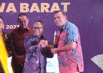 Penghargaan Pupuhu Pangaping Diraih Plt Bupati Bogor