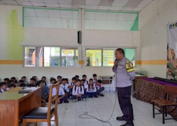 Berikan Penyuluhan, Polsek Leuwiliang Arahkan Siswa SMPN 4 Leuwiliang Fokus Gapai Cita-cita