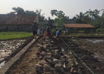 Akses Jalan Baru Kini Dibuka Pemdesa Ciampea Udik