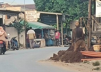 Warga Komplain Galian Kabel Optik