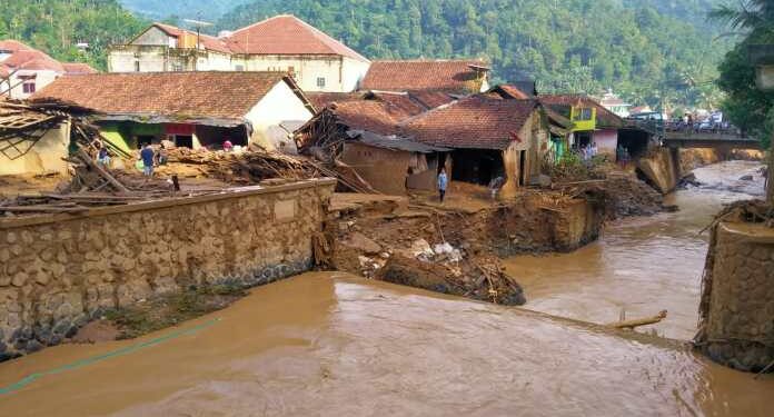 Korban Banjir Bandang Lelah Minta Kepastian Huntap