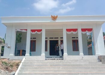 Keren, Kantor Desa Mirip Istana Dijadikan Spot Swafoto Warga