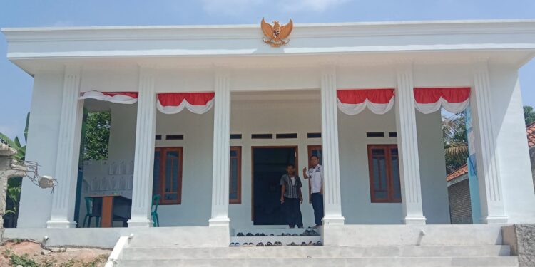 Keren, Kantor Desa Mirip Istana Dijadikan Spot Swafoto Warga