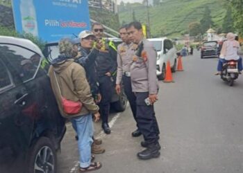 Polres Bogor Tertibkan Parkir Liar di Kawasan Puncak