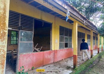 4 Ruang Kelas SDN 03 Carenang Rusak Parah