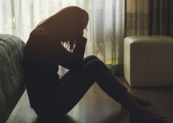 Bisa Timbulkan Kecemasan, Hindari Ngecek Ponsel Saat Bangun Tidur