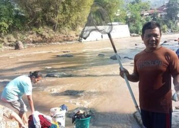Sungai Cikaniki Keruh, Warga Kalongliud Mengeluh Ada Ikan yang Mati