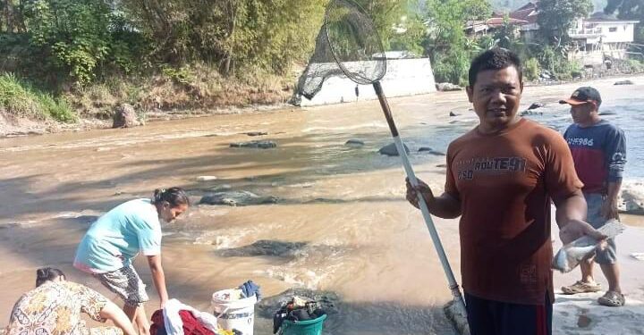 Sungai Cikaniki Keruh, Warga Kalongliud Mengeluh Ada Ikan yang Mati