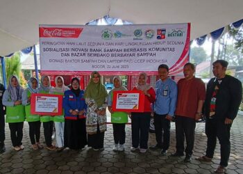 Kolaborasi ASOBSI dan CCEP, Sembako Dibayar dengan Sampah