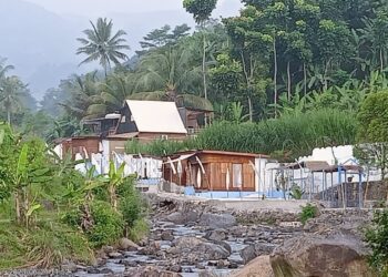 Pemda dan Pemcam Tutup Mata?, Sungai Cipamingkis Dipersempit Bangunan Villa