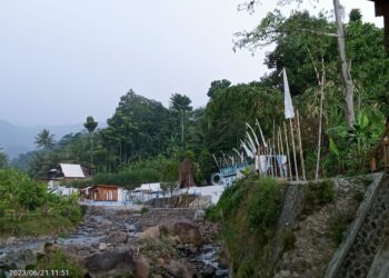 Siap-siap Dibongkar Nih, Bangunan Resto dan Villa yang Sempitkan Sungai Cipamingkis