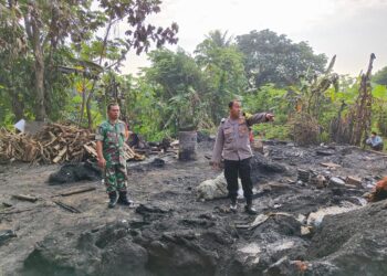 Polsek Cibinong Olah TKP kebakaran Lapak Ban Bekas