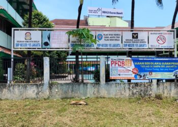 Ditanya Soal Dana BOS dan BOP, Kepsek SMPN 195 Gugup