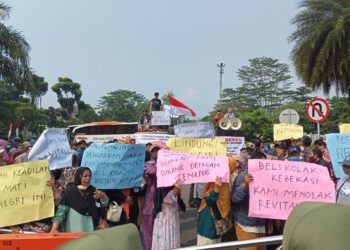 Pedagang Pasar Kutabumi Pasarkemis Geruduk Kantor Bupati Tangerang, Tolak Revitalisasi