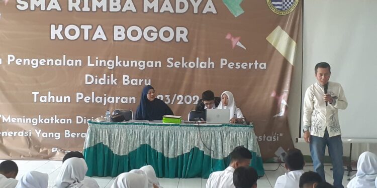 Alumni SMA Rimba Madya Beri Pencerahan Siswa Baru