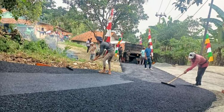 Wawang Wujudkan Jalan di Desa Hambalang Mulus dan Terurus dari Samisade