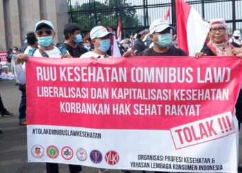 Nasib Nakes Honorer Terancam Akibat Dihapusnya Mandatory Spending