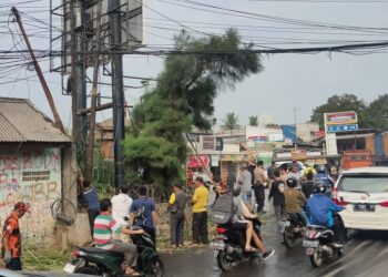Peduli Lingkungan, Bebersih Sampah Dilakukan Polsek, Koramil dan Gabungan Masyarakat Gunung Putri