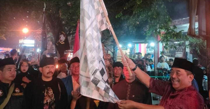 Warga Gunung Putri Pawai Obor Sambut Tahun Baru Islam 1 Muharram 1445 Hijriyah