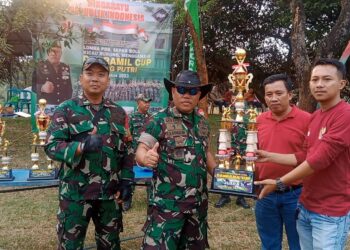 Piala Kades dan Danramil Diperebutkan Lewat Turnamen Sepak Bola U-40 Desa Nagrak