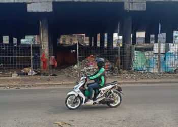 Sampah Dibawah Flyover Cileungsi Dikeluhkan Warga