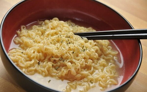 Keseringan Konsumsi Mi Instan Picu Obesitas