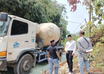 Kades Klapanunggal Bangun Jalan Kp Bagogog dari Samisade