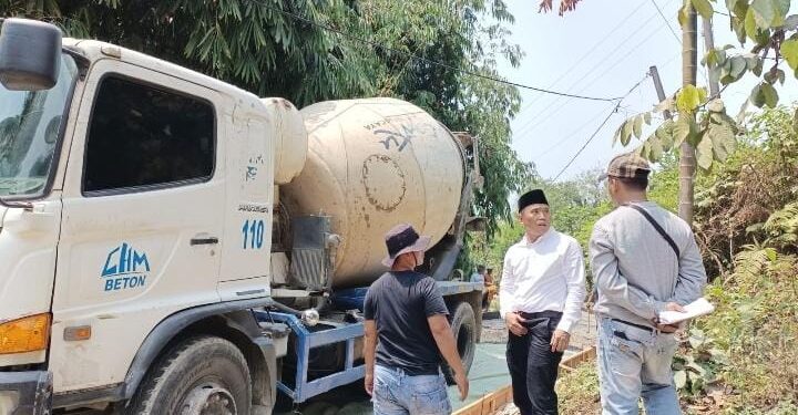 Kades Klapanunggal Bangun Jalan Kp Bagogog dari Samisade
