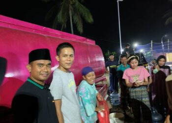 CEO UMP Group Bantu 3 Tangki Air Terhadap Warga yang Kesulitan Air Bersih