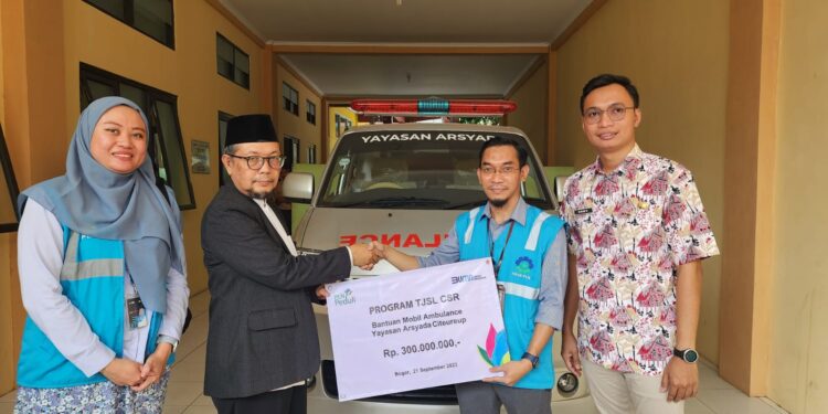 1 Unit Ambulance Diberikan PLN Gunung Putri Kepada Yayasan Arsyada Citeureup