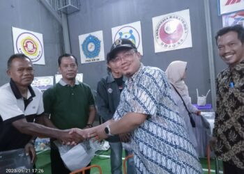 Fathoni Gandeng DLH Serahkan Bantuan Timbangan Digital Sebagai Wujud Apresiasi Terhadap KRL dan Bank Sampah