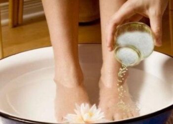 Benarkah Ada Manfaat Merendam Kaki dengan Herbal?