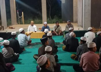 Ratusan Eks Karyawan PT Bostinco Pertahankan Hak, Tunggu Putusan dengan Doa Bersama Santri