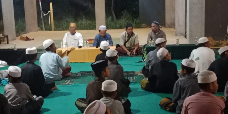 Ratusan Eks Karyawan PT Bostinco Pertahankan Hak, Tunggu Putusan dengan Doa Bersama Santri