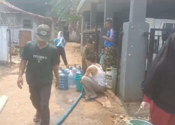Caleg DPRD Provinsi Jabar Saiful Amari Salurkan 5000 Liter Air Bersih Untuk Warga Cibeber yang Kekurangan Air Bersih
