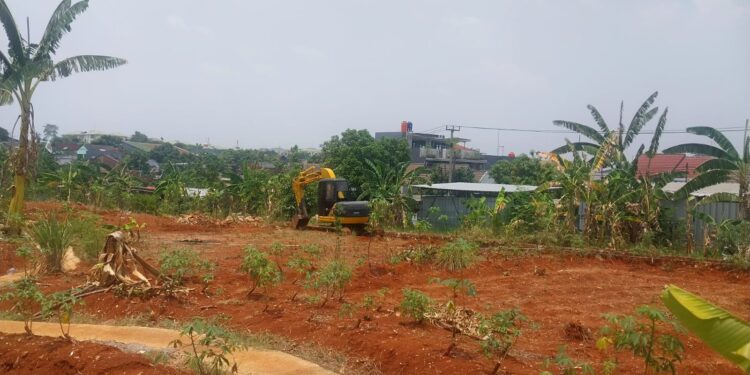 Meski Warga Masih Keberatan, Alat Berat Pembangunan Pasar Gunung Putri Sudah Masuk