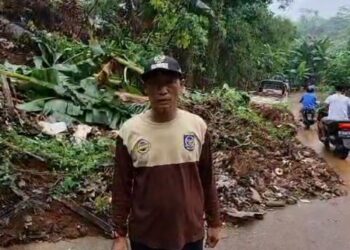 Jalan di Dusun 5 Longsor Akibat Diguyur Hujan Deras Selama 2 Hari