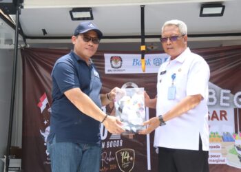 Sosialisasikan Pemilu 2024, Solahudin Turun ke Pasar