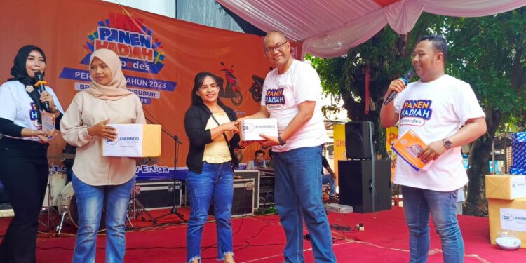 Nasabah BRI Simpedes di Jonggol Diberi Hadiah Oleh Bank BRI Cabang Cibubur