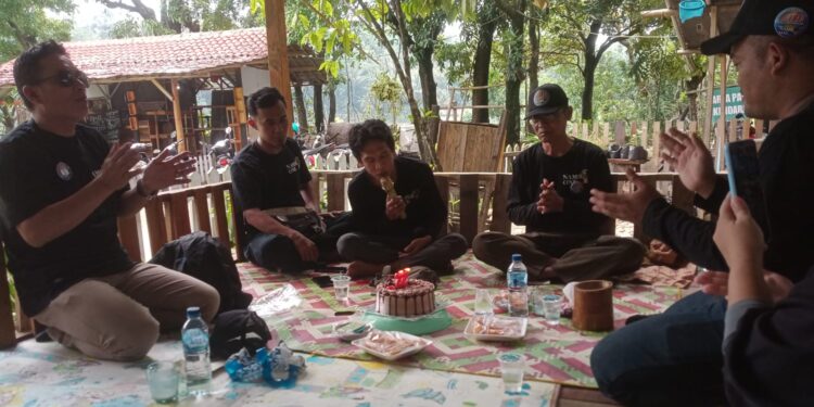 Alumni SDN Nambo 01 Angkatan 2001 Adakan Reuni Akbar pada Momentum Peringatan Hari Guru