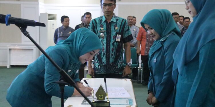 Lantik 19 Katua TP – PKK, Ini Pesan Halimatu Sadiyah