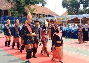 SMPN 1 Gunung Putri Pentas Seni Tutup Kurikulum 2023-2024