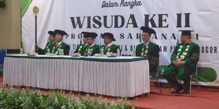 70 Sarjana Ekonomi Program Studi Ekonomi Syari’ah Diwisuda STEBI PUI Bogor