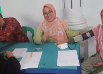 Lansia di Desa Nambo Dapat Pemeriksaan RS Merry Cileungsi