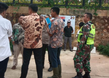 Sinergitas TNI – Polri Wilayah Hukum Polsek Babakan Madang Beri Edukasi Warga