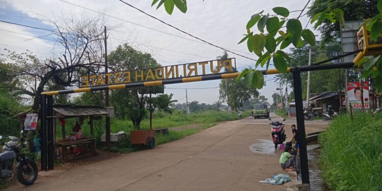 Woow, Kunci Portal Puri Indah Estate Seharga 35 Juta. Siapa Dibalik Pungli ???