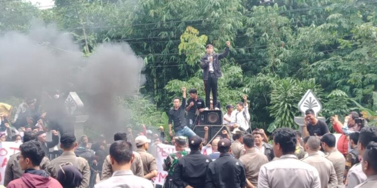 Dinilai Tak Becus, Warga Kiarasari Minta Kepala UPT Jalan dan Jembatan Cigudeg Dicopot
