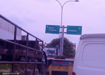 Jalan Rusak Jadi Penyebab Kemacetan Jalan Exit Tol Gunung Putri