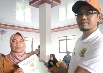 BPN Bogor II Kembali Bagikan Sertifikat PTSL Untuk Warga Desa Sukamakmur, Dari 1900 Baru 110 Buku Yang Dibagikan