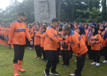 Apel Bareng Petugas Kebersihan se-Kabupaten Bogor, Ini Pesan Asmawa Tosepu